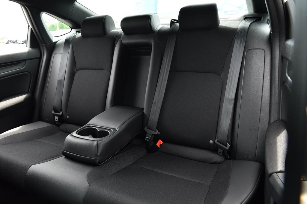 Honda Civic Sedan Vehicle Full-screen Gallery Image 23