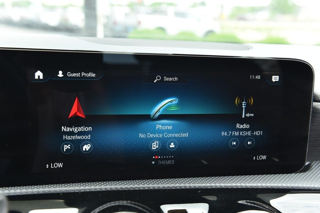 Mercedes-Benz CLA Vehicle Full-screen Gallery Image 15