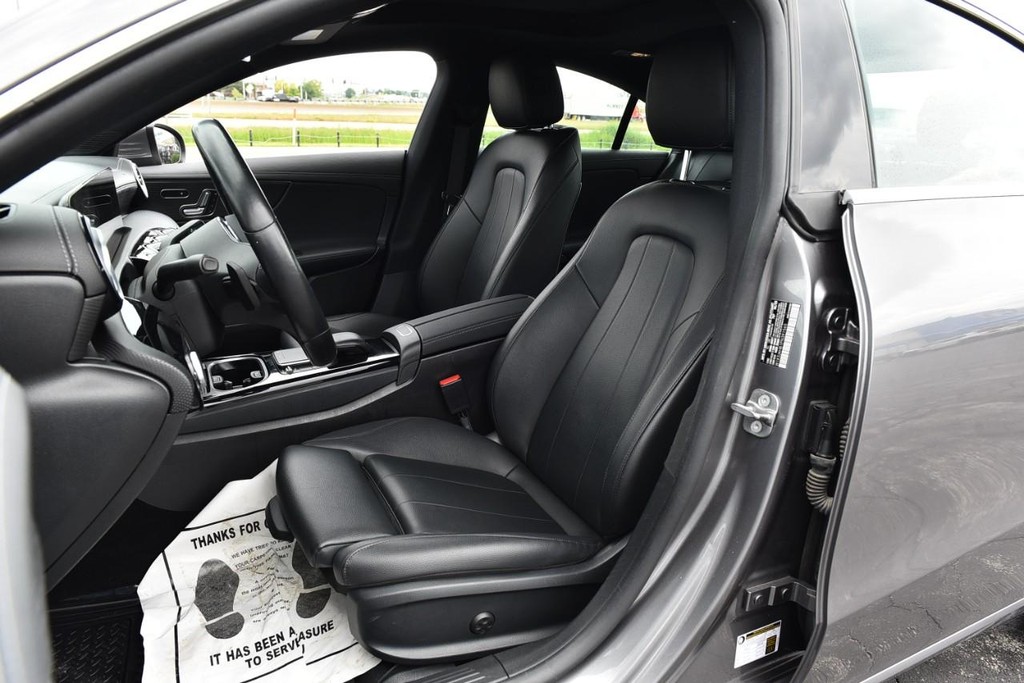 Mercedes-Benz CLA Vehicle Full-screen Gallery Image 21