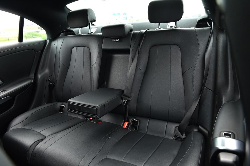 Mercedes-Benz CLA Vehicle Full-screen Gallery Image 24