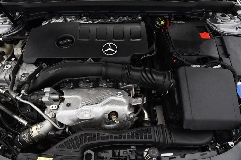 Mercedes-Benz CLA Vehicle Full-screen Gallery Image 28