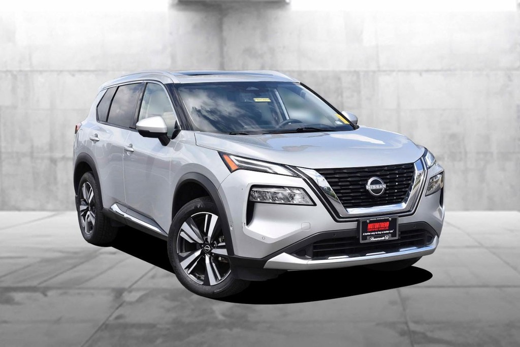Nissan Rogue Vehicle Full-screen Gallery Image 2