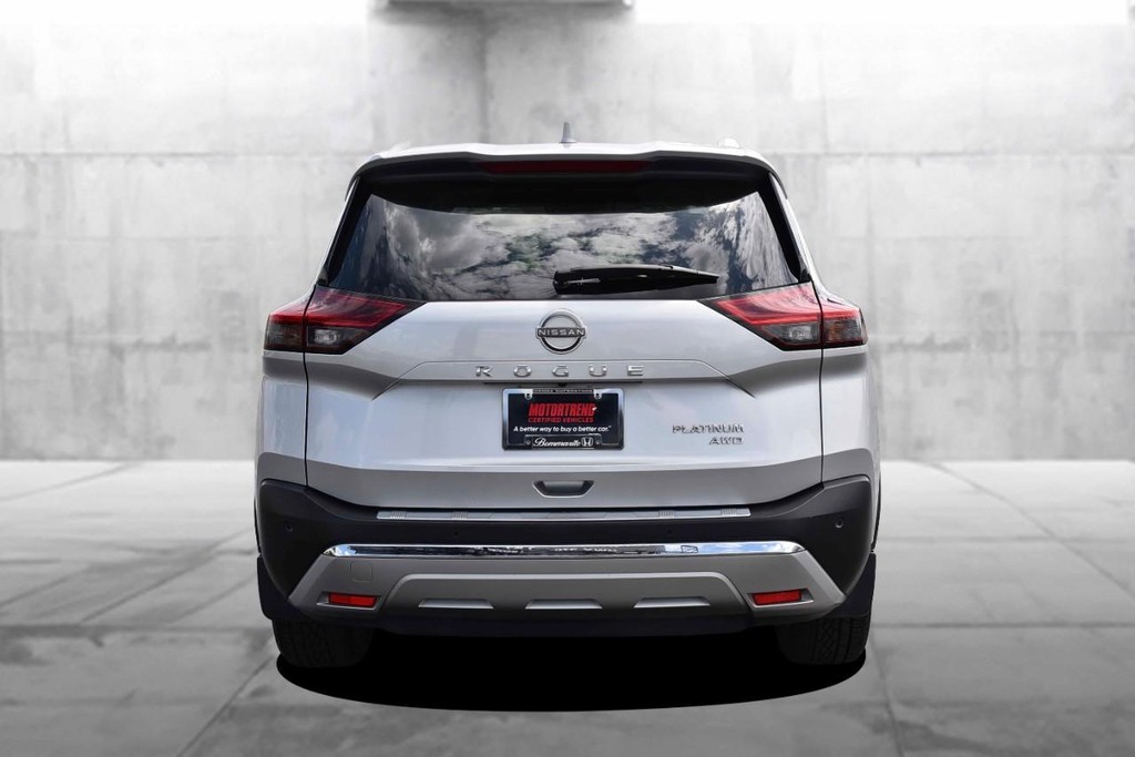 Nissan Rogue Vehicle Full-screen Gallery Image 6