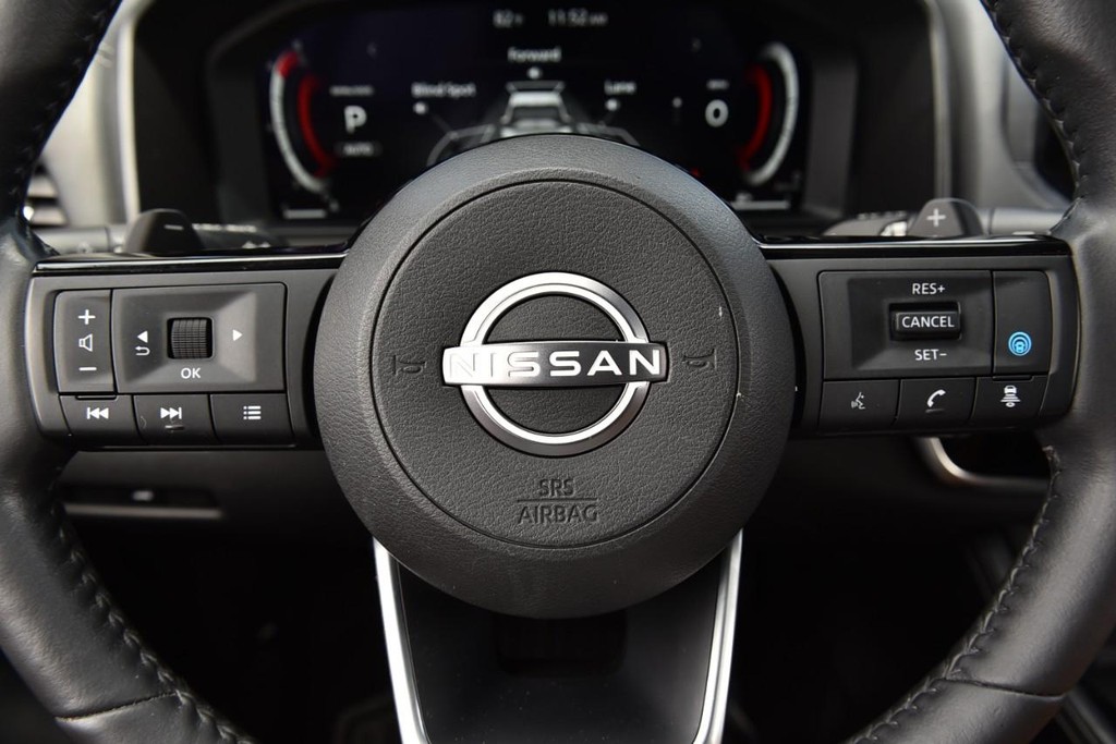 Nissan Rogue Vehicle Full-screen Gallery Image 20