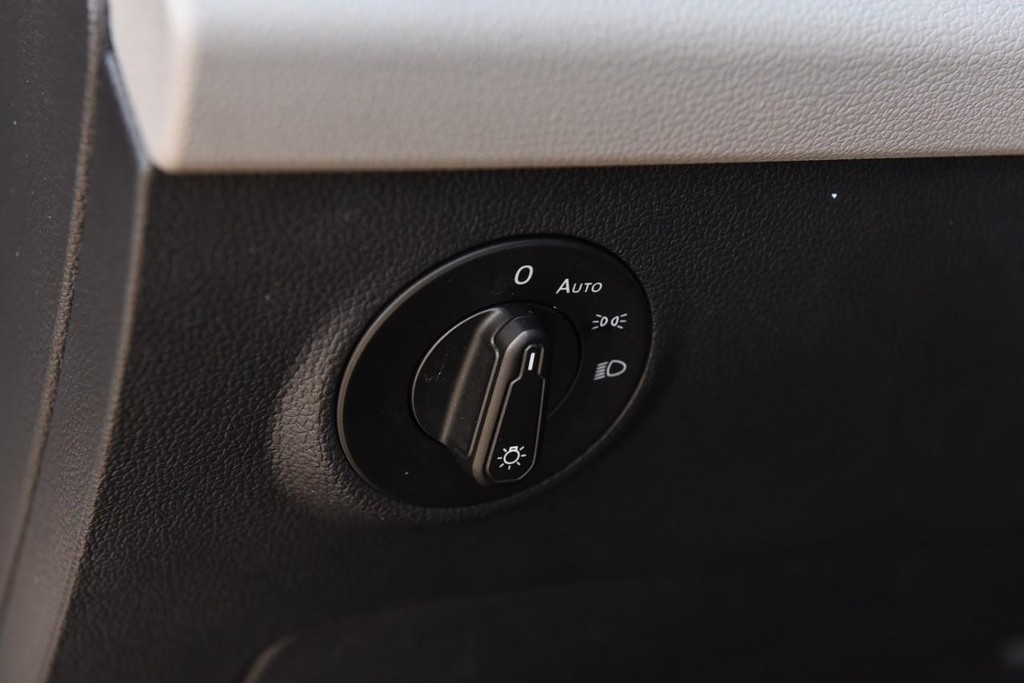 Volkswagen Taos Vehicle Full-screen Gallery Image 11