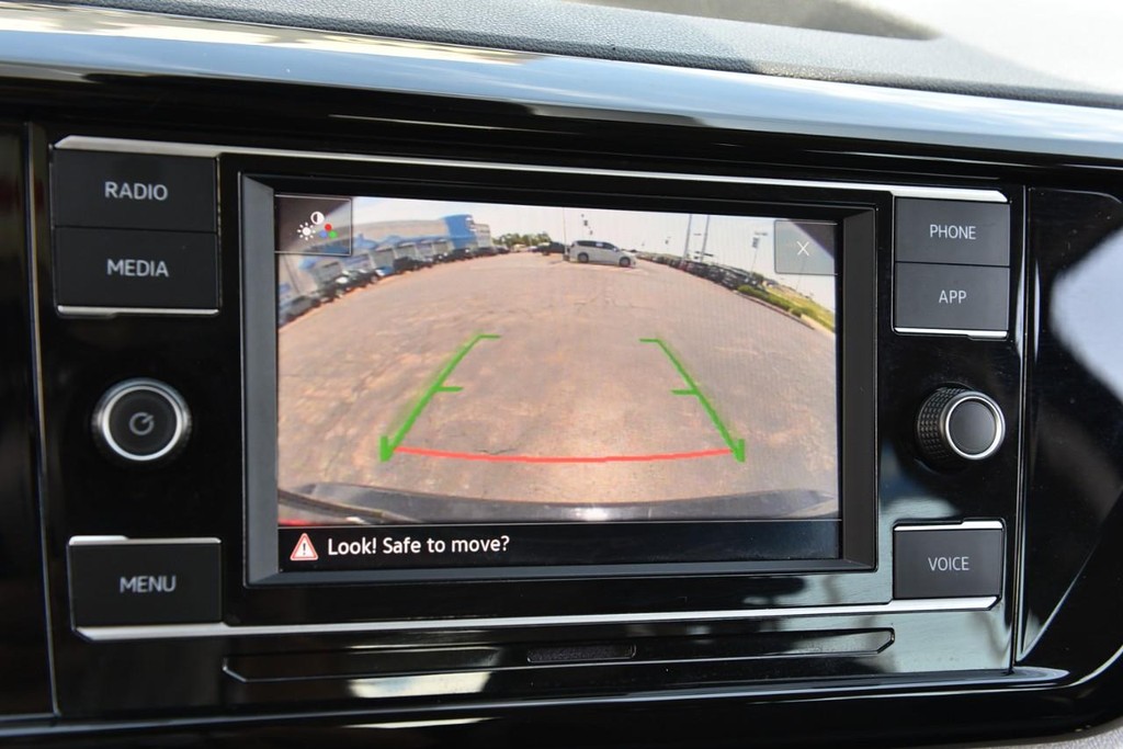 Volkswagen Taos Vehicle Full-screen Gallery Image 13