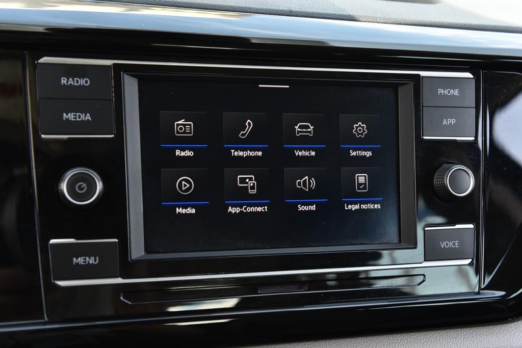Volkswagen Taos Vehicle Full-screen Gallery Image 14