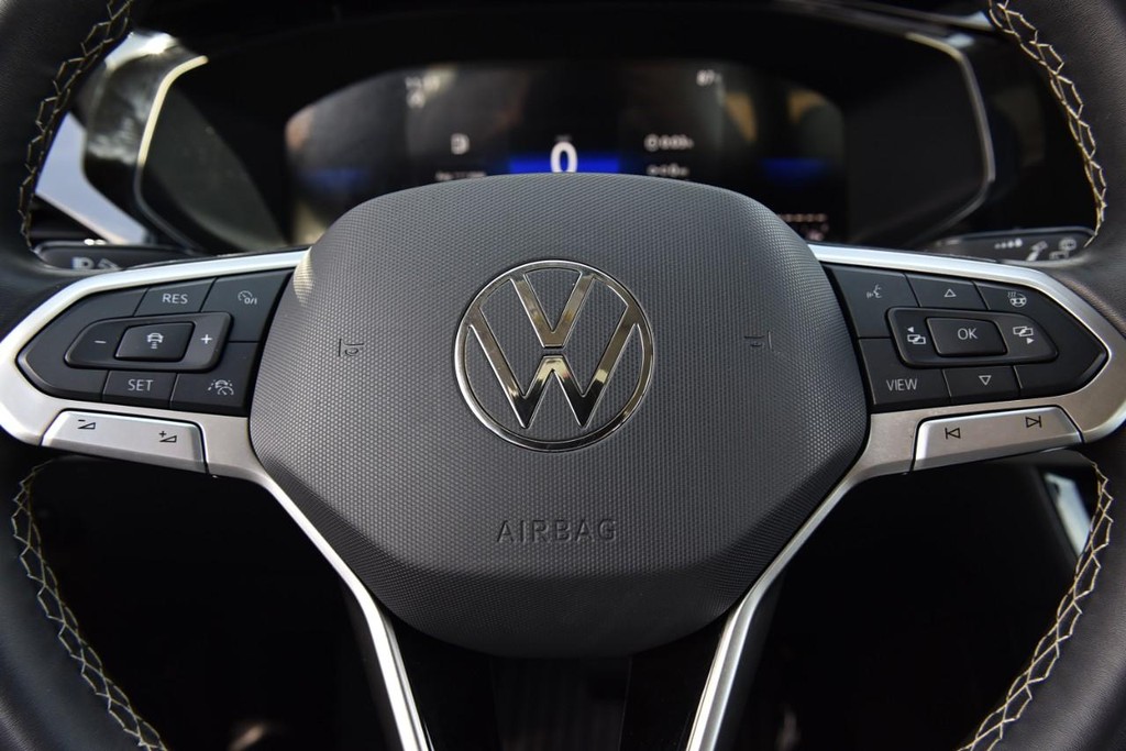 Volkswagen Taos Vehicle Full-screen Gallery Image 18