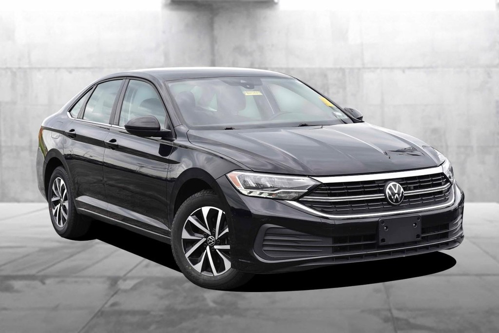 Volkswagen Jetta Vehicle Full-screen Gallery Image 2