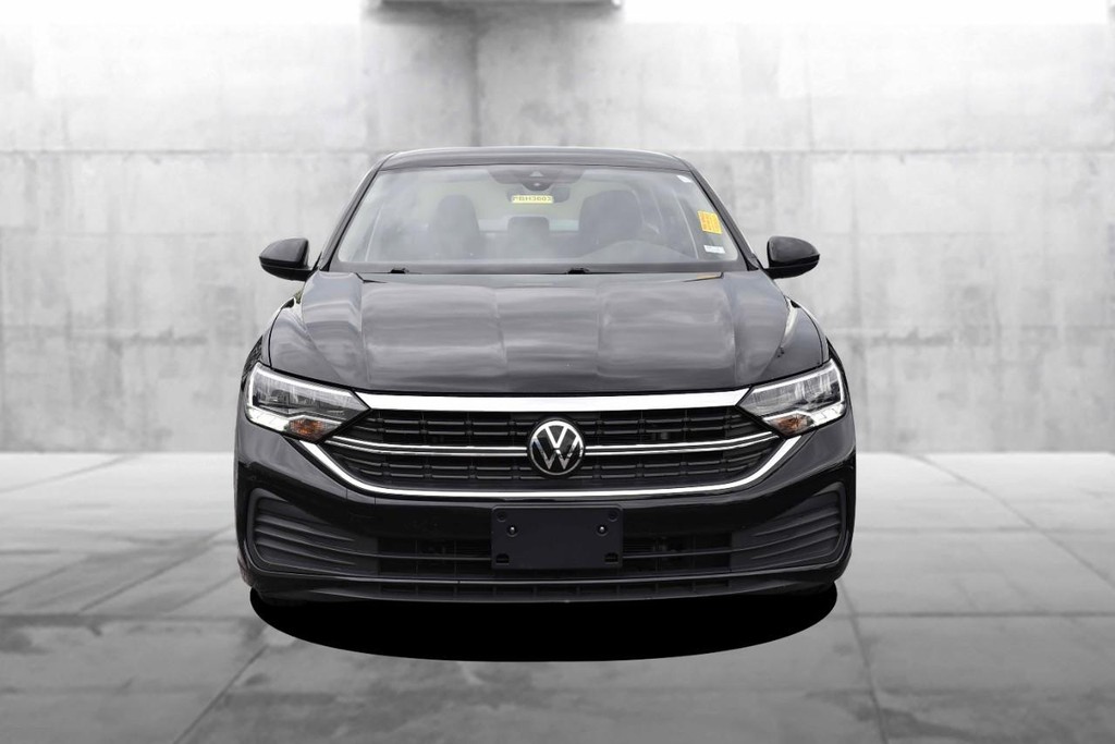 Volkswagen Jetta Vehicle Full-screen Gallery Image 4
