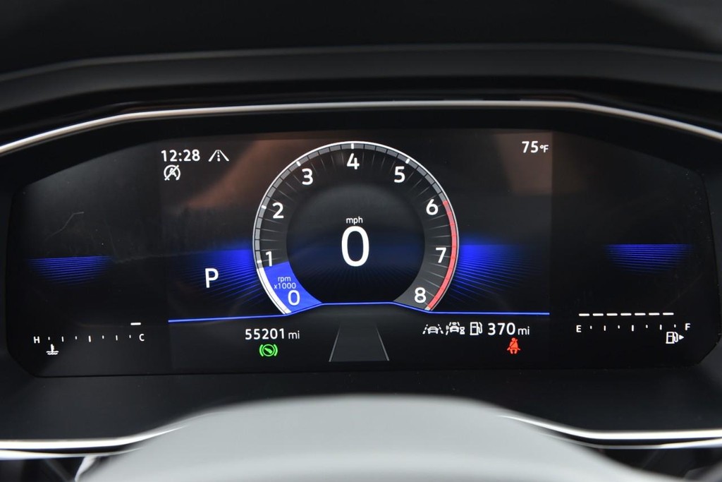 Volkswagen Jetta Vehicle Full-screen Gallery Image 12