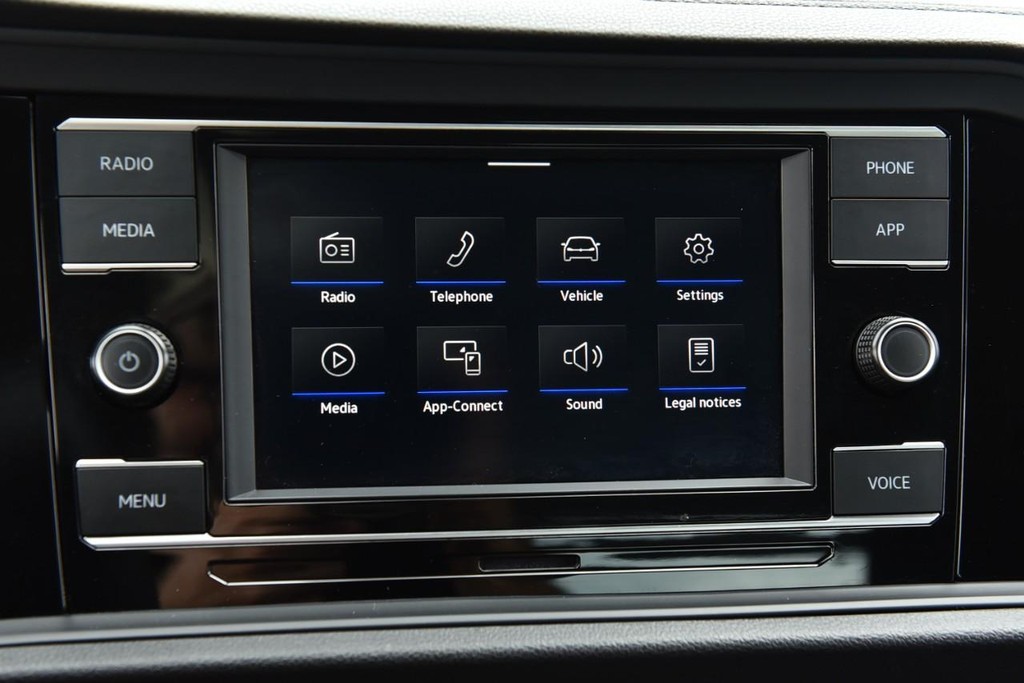 Volkswagen Jetta Vehicle Full-screen Gallery Image 14