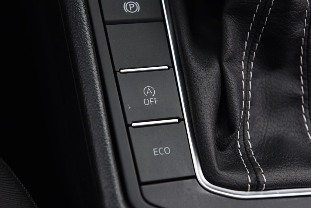 Volkswagen Jetta Vehicle Full-screen Gallery Image 17