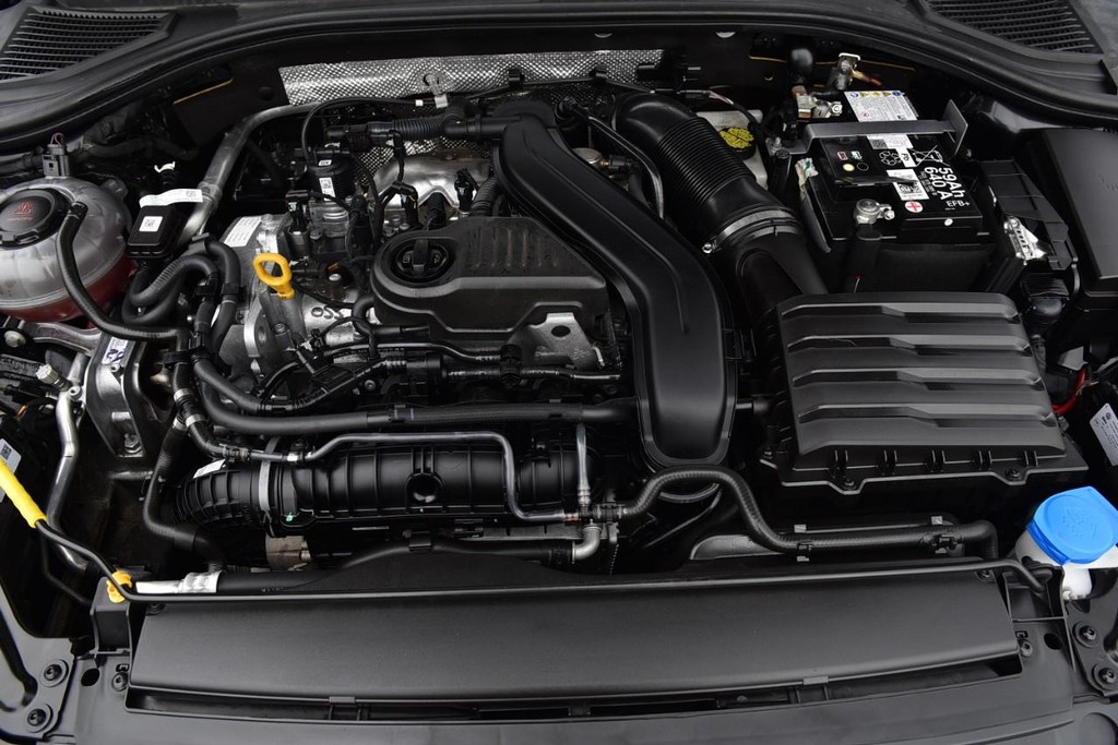 Volkswagen Jetta Vehicle Full-screen Gallery Image 23