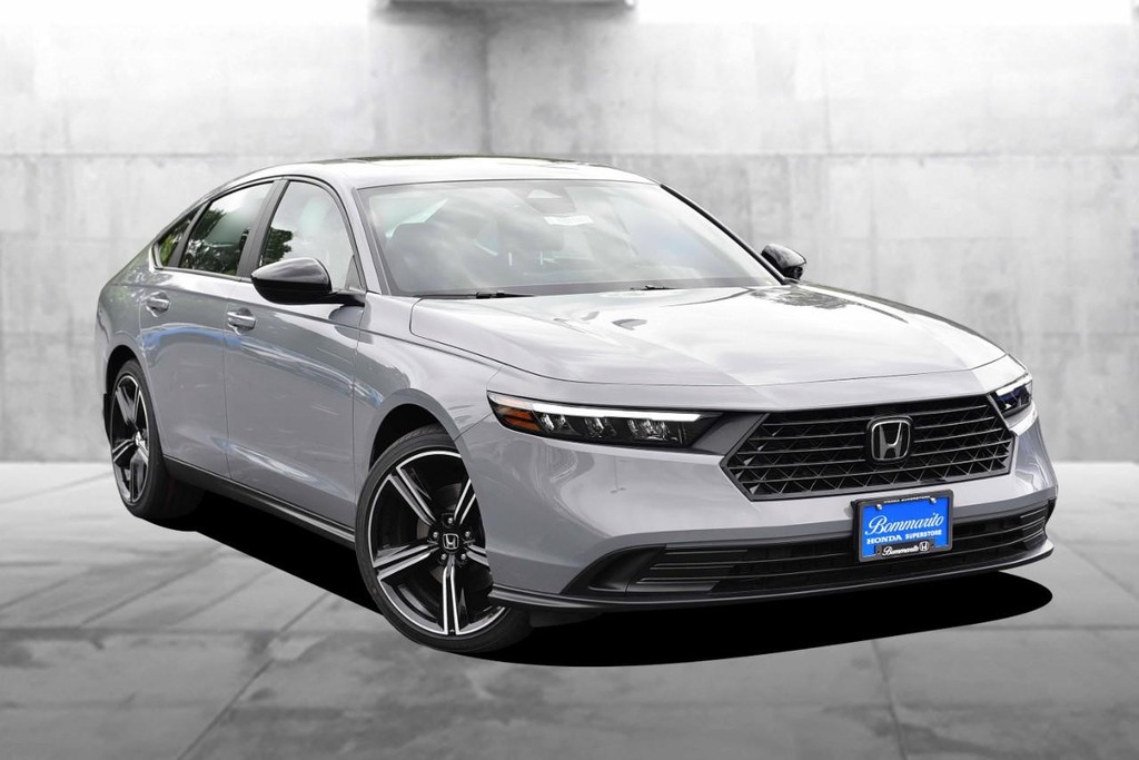 Honda Accord Hybrid Vehicle Full-screen Gallery Image 2