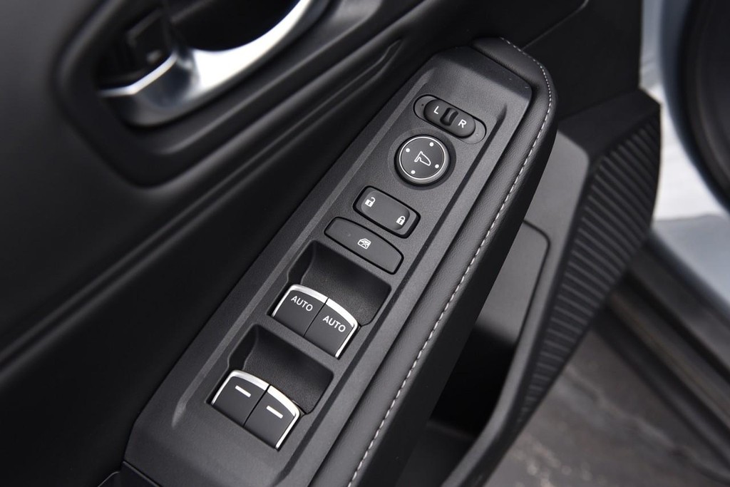 Honda Accord Hybrid Vehicle Full-screen Gallery Image 8