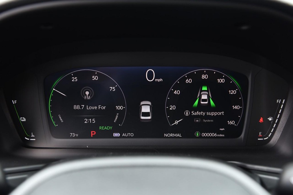 Honda Accord Hybrid Vehicle Full-screen Gallery Image 10