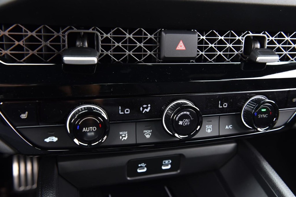 Honda Accord Hybrid Vehicle Full-screen Gallery Image 14