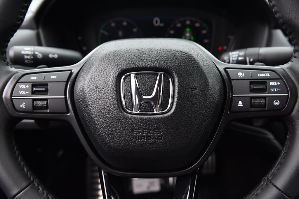 Honda Accord Hybrid Vehicle Full-screen Gallery Image 19