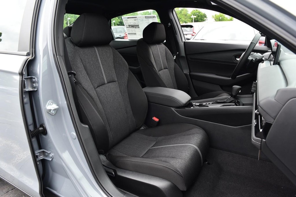 Honda Accord Hybrid Vehicle Full-screen Gallery Image 21