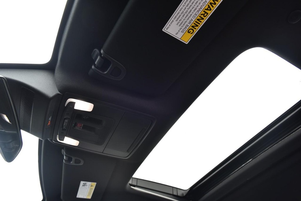 Honda Accord Hybrid Vehicle Full-screen Gallery Image 22