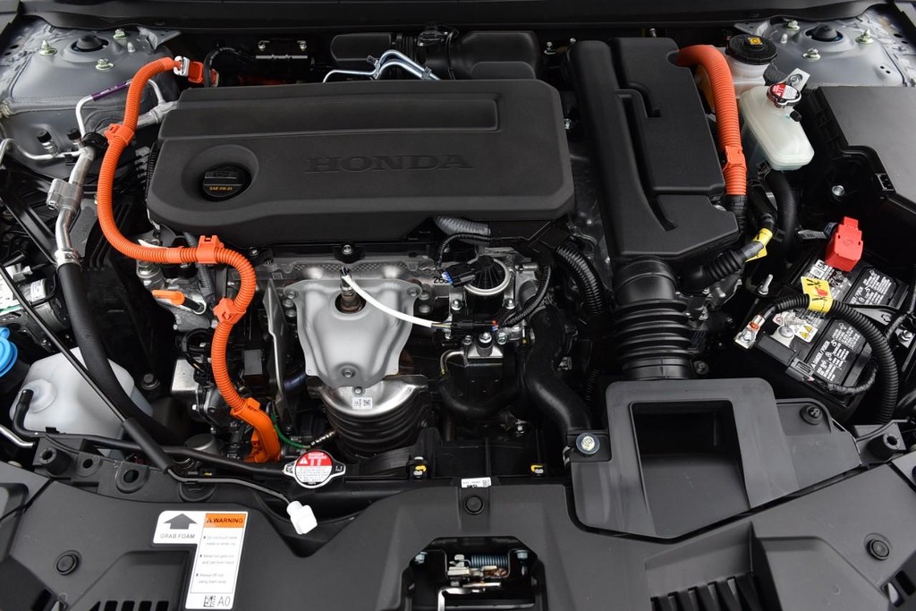 Honda Accord Hybrid Vehicle Full-screen Gallery Image 26