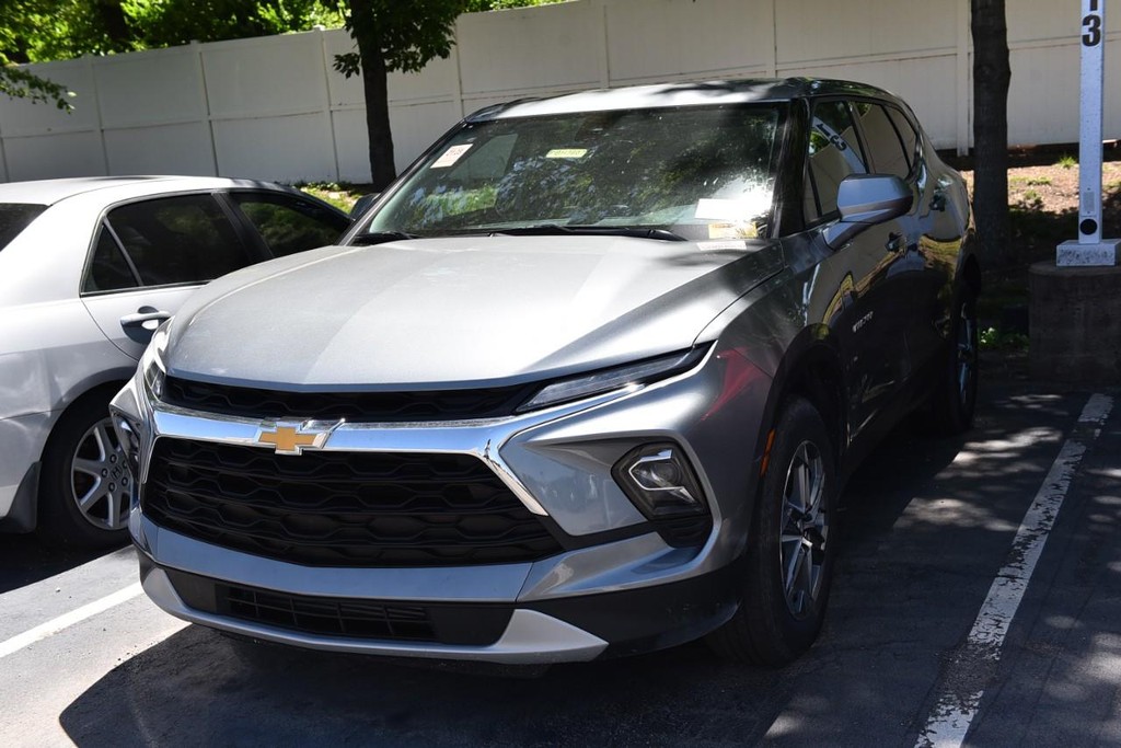 Chevrolet Blazer Vehicle Full-screen Gallery Image 04