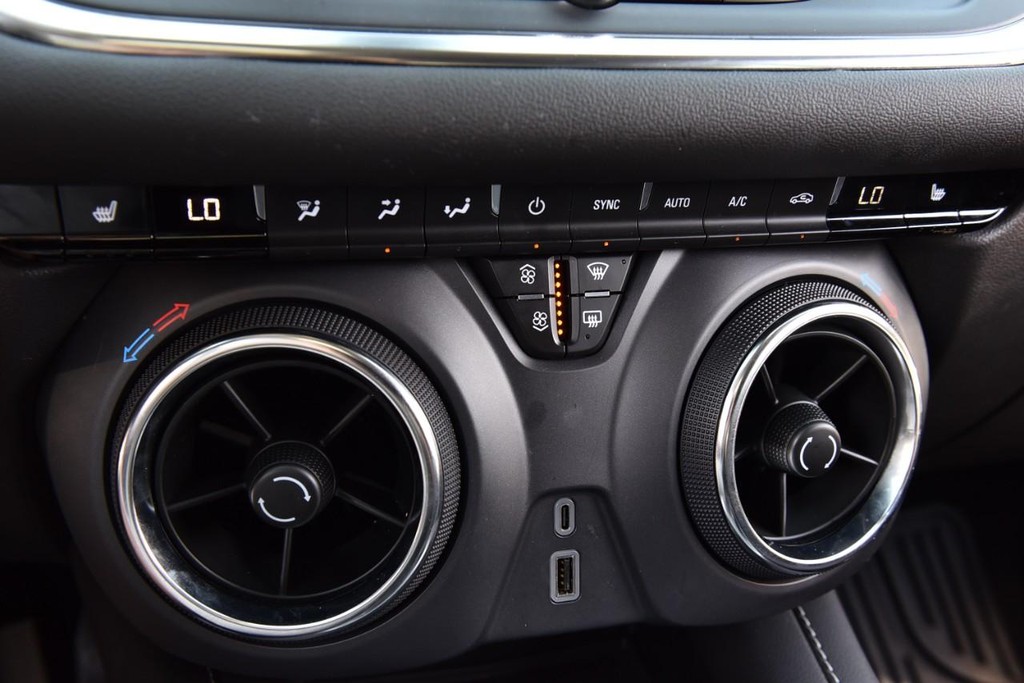 Chevrolet Blazer Vehicle Full-screen Gallery Image 14
