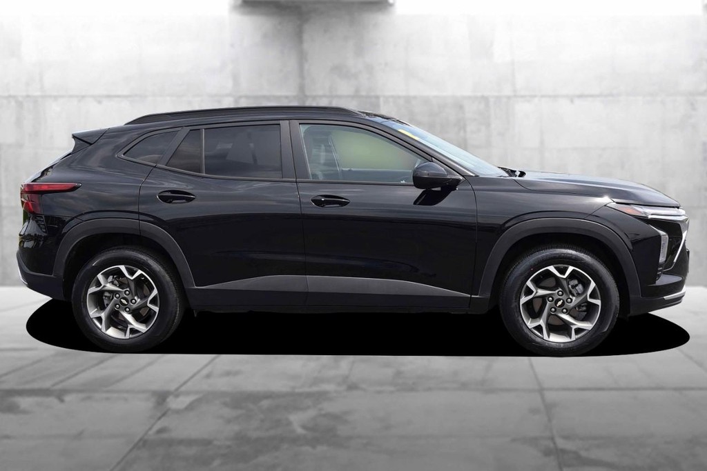Chevrolet Trax Vehicle Full-screen Gallery Image 05