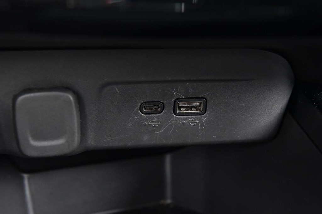 Chevrolet Trax Vehicle Full-screen Gallery Image 14