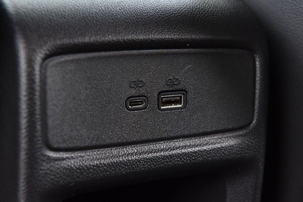 Chevrolet Trax Vehicle Full-screen Gallery Image 21