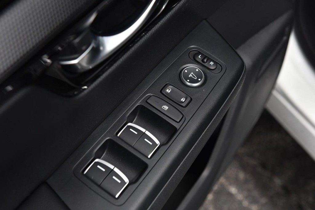 Honda CR-V Vehicle Full-screen Gallery Image 8