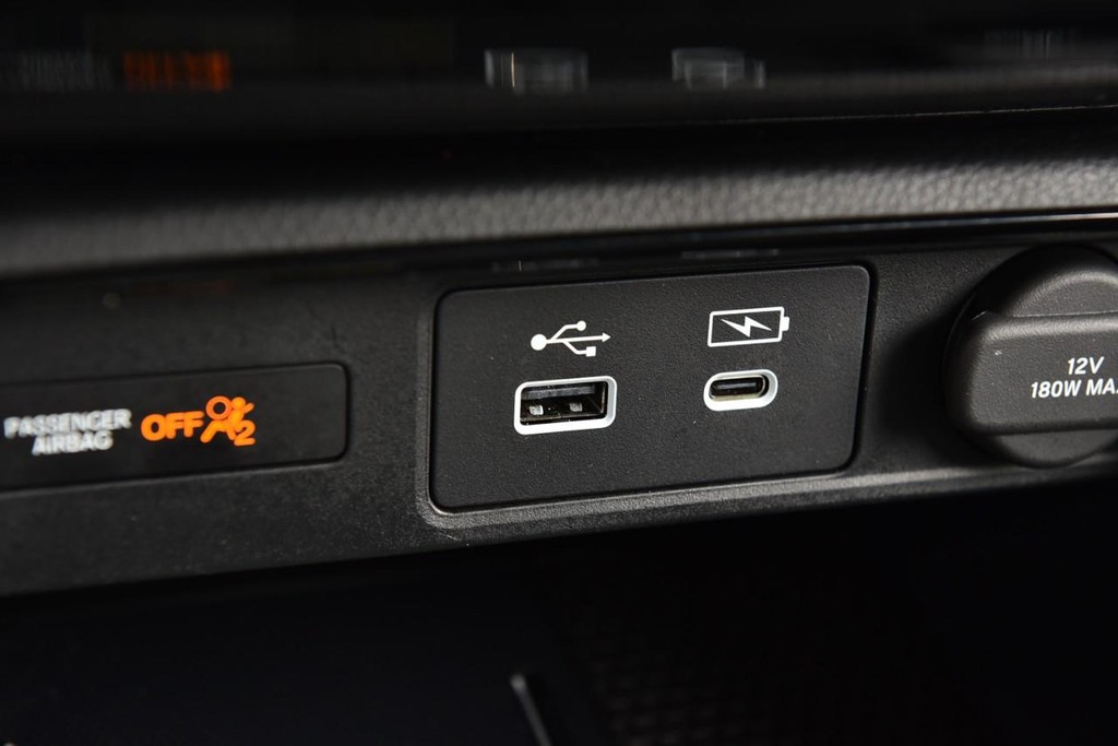 Honda CR-V Vehicle Full-screen Gallery Image 17