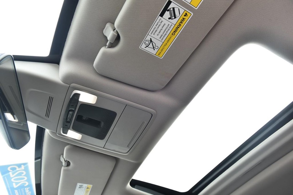 Honda CR-V Vehicle Full-screen Gallery Image 24