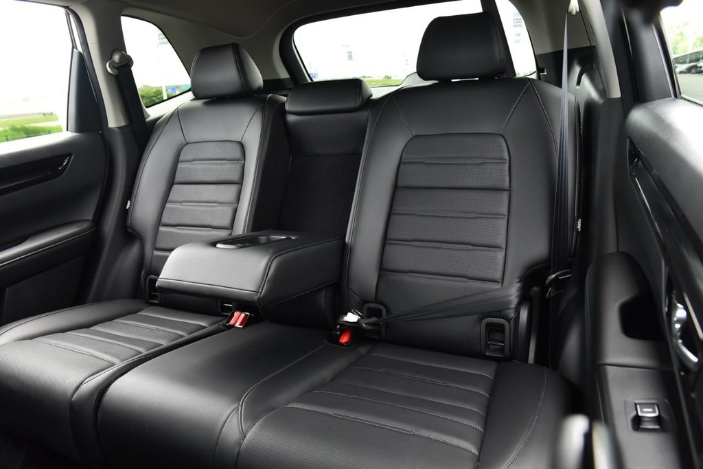 Honda CR-V Vehicle Full-screen Gallery Image 25