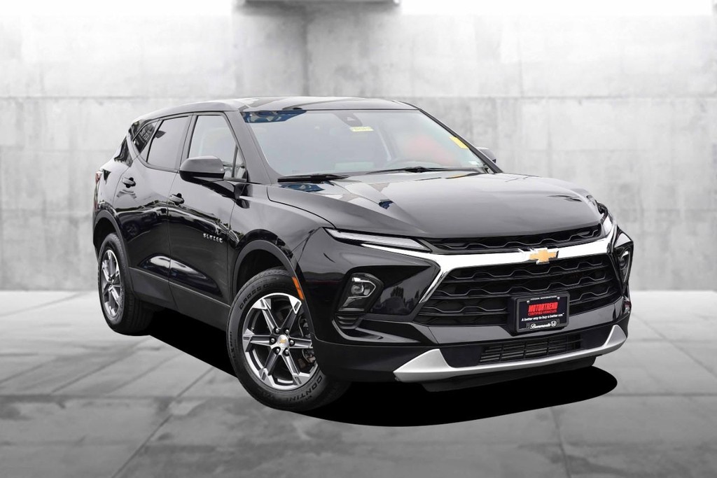 Chevrolet Blazer Vehicle Full-screen Gallery Image 02