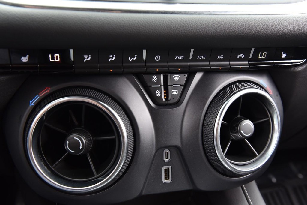 Chevrolet Blazer Vehicle Full-screen Gallery Image 14