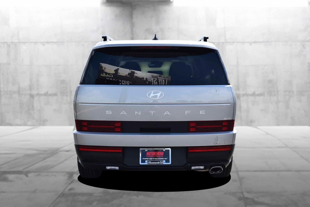Hyundai Santa Fe Vehicle Full-screen Gallery Image 6