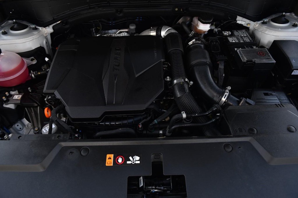 Hyundai Santa Fe Vehicle Full-screen Gallery Image 27