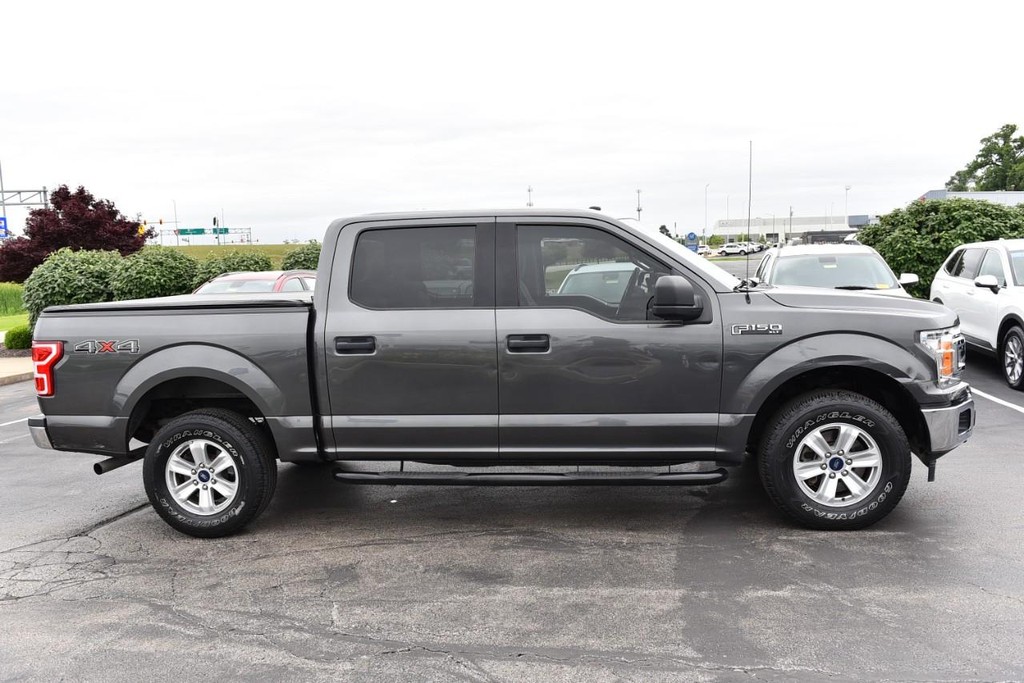 View vehicle photo 5
