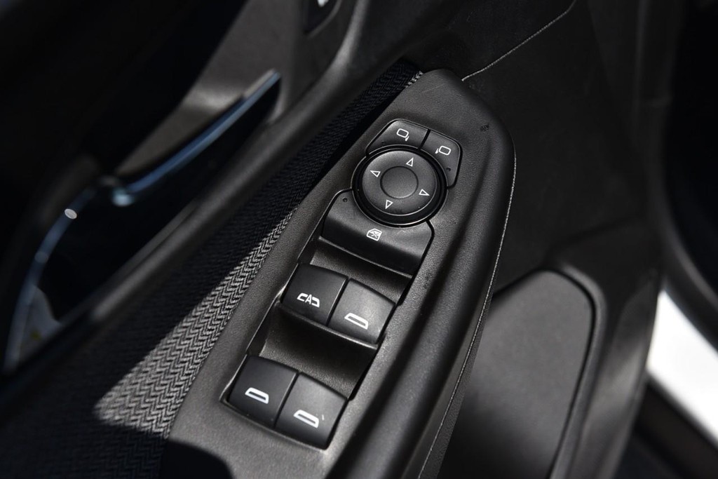 Chevrolet TrailBlazer Vehicle Full-screen Gallery Image 8