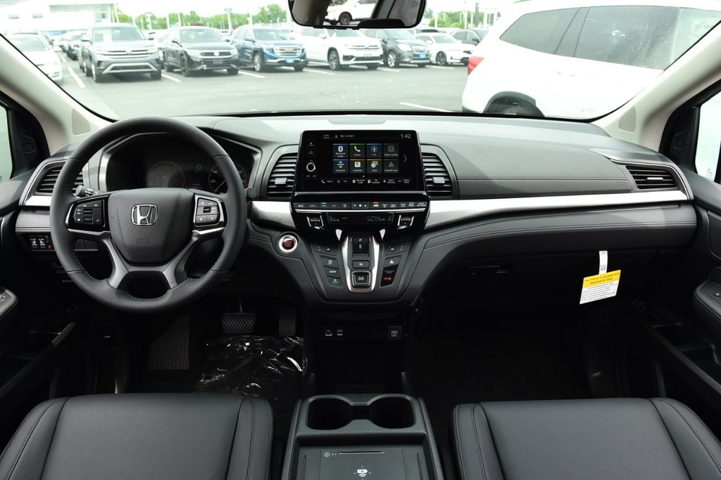 Honda Odyssey Vehicle Full-screen Gallery Image 7