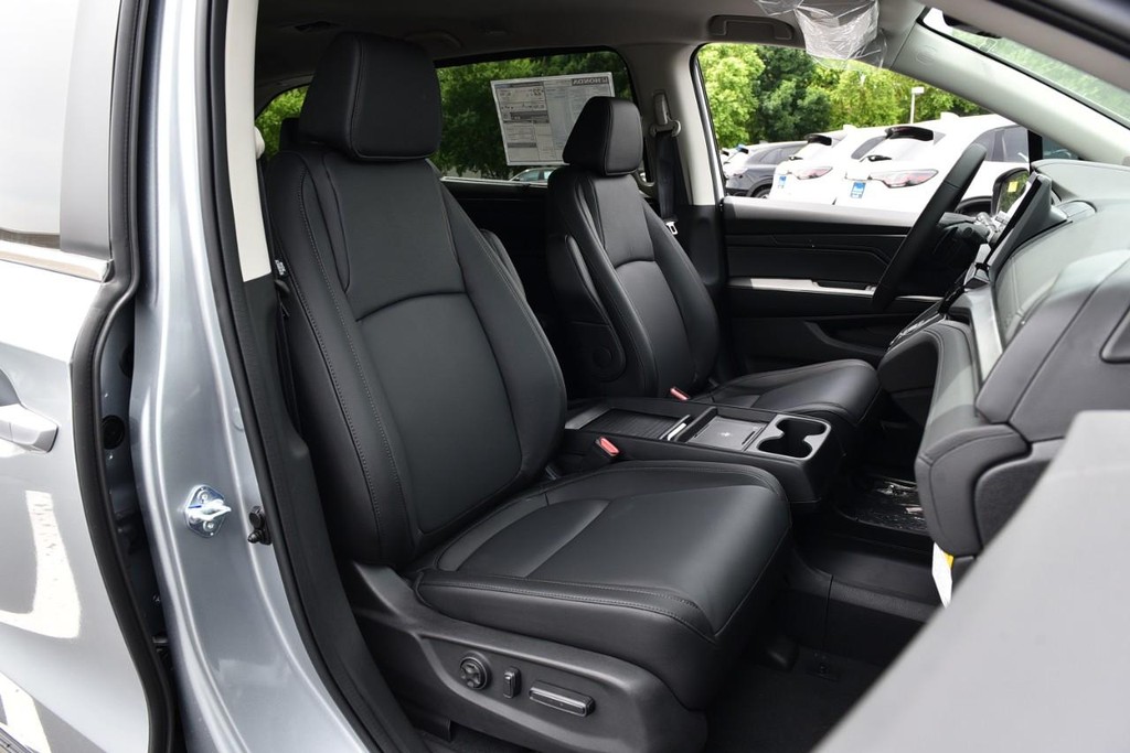 Honda Odyssey Vehicle Full-screen Gallery Image 22