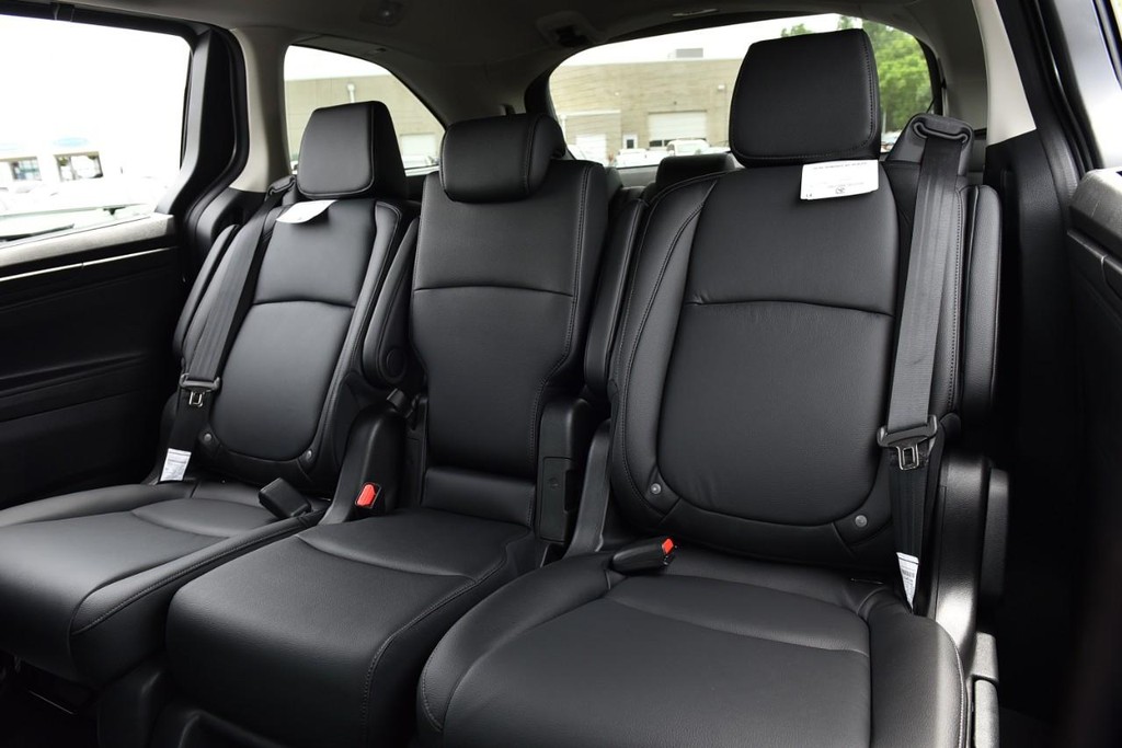 Honda Odyssey Vehicle Full-screen Gallery Image 24