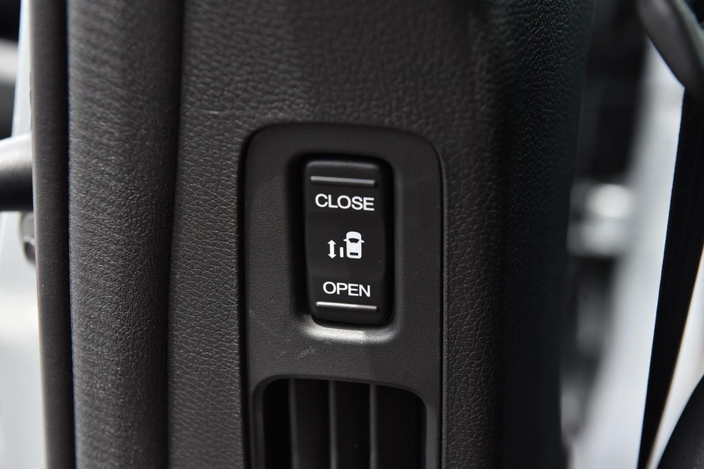 Honda Odyssey Vehicle Full-screen Gallery Image 27