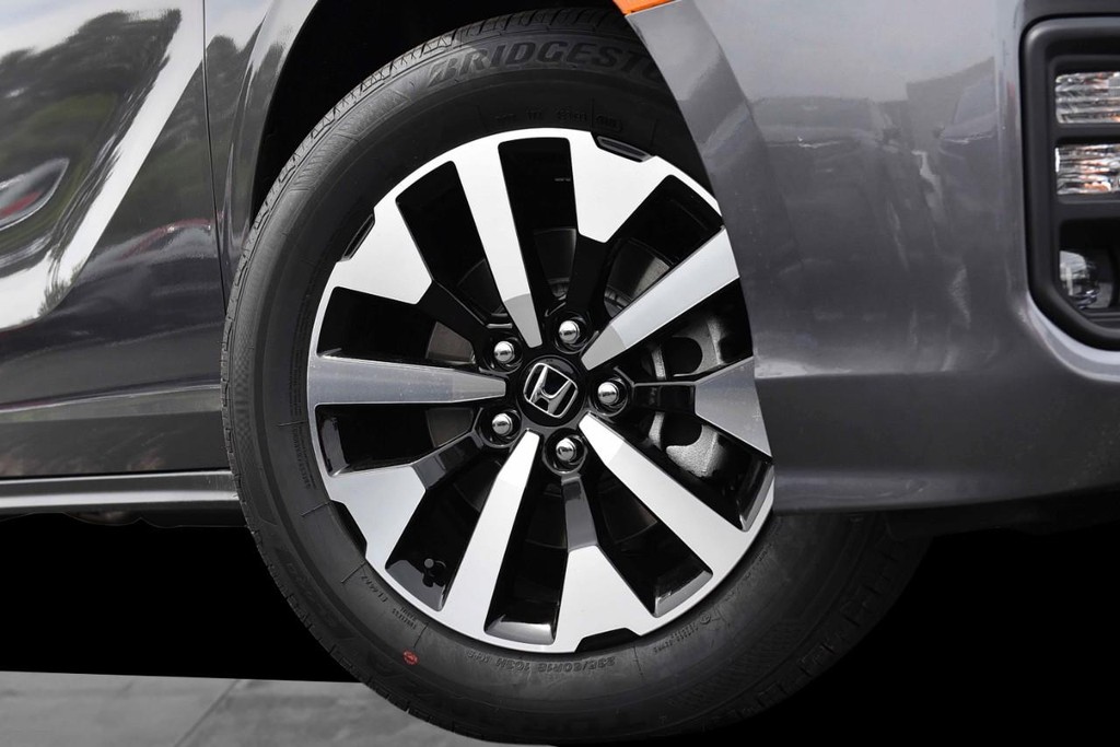Honda Odyssey Vehicle Full-screen Gallery Image 3
