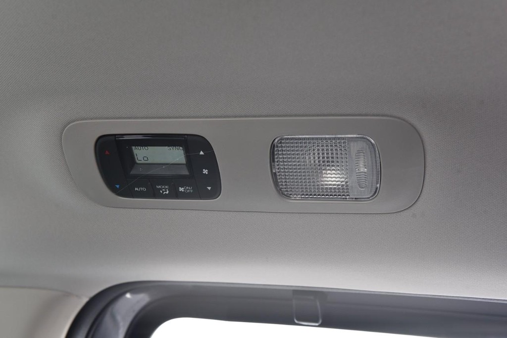 Honda Odyssey Vehicle Full-screen Gallery Image 25