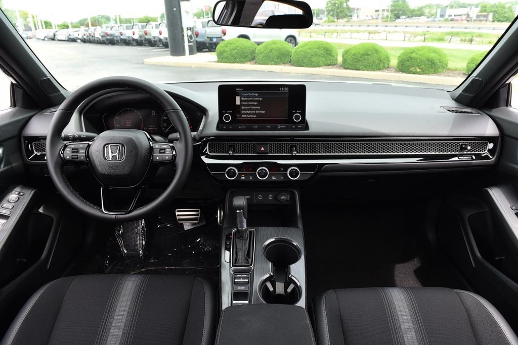 Honda Civic Sedan Vehicle Full-screen Gallery Image 7