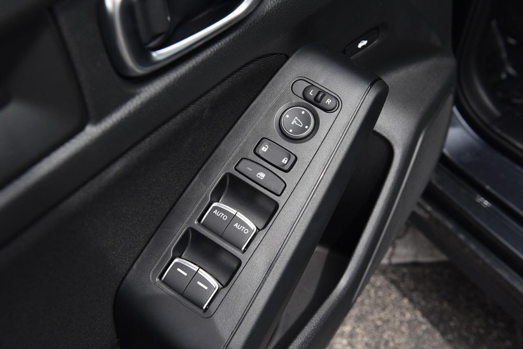 Honda Civic Sedan Vehicle Full-screen Gallery Image 8