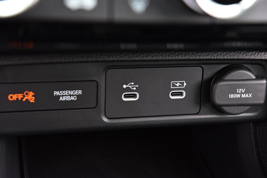 Honda Civic Sedan Vehicle Full-screen Gallery Image 17